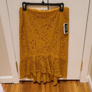 BRAND NEW gold skirt